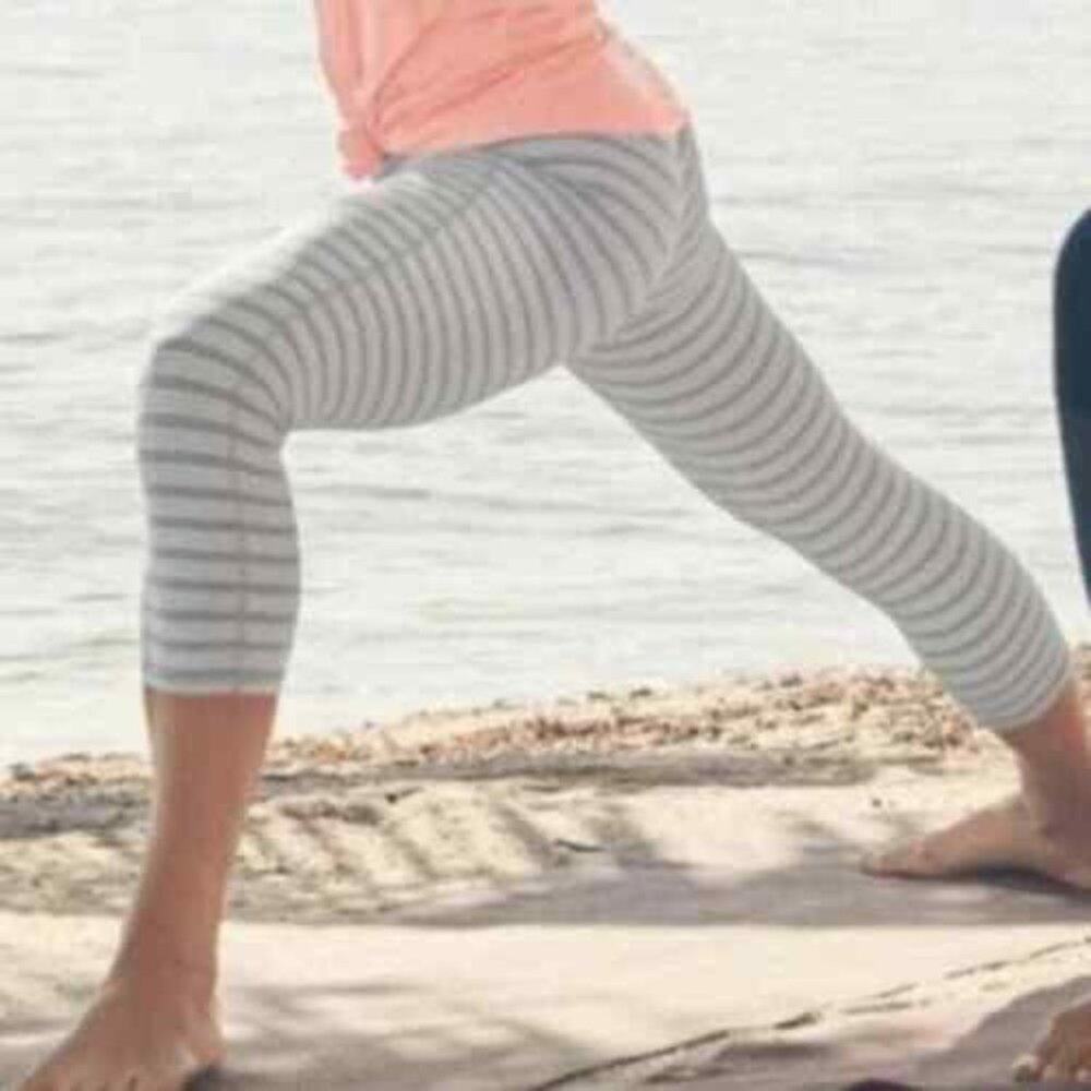 ATHLETA High Rise Heather Stripe Chaturanga Capri Gray White Small